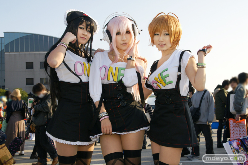Illustration for article titled Salute Comiket's Cosplay Insanity: Day One
